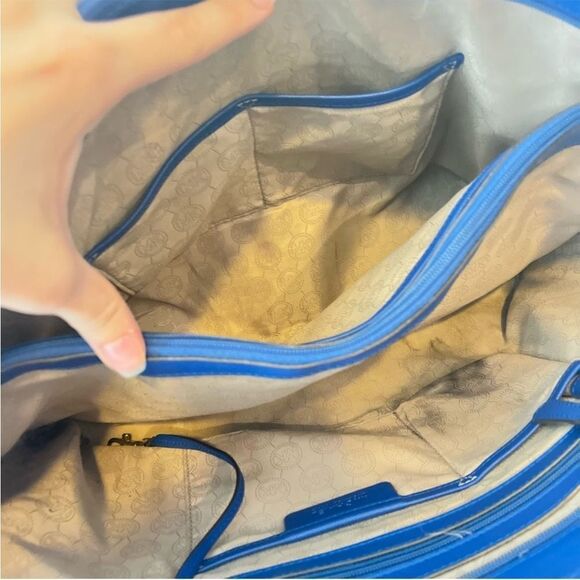 MICHAEL KORS Royal Blue Jet Set Shoulder Bag Voyager East West Laptop Work tote - Picture 9 of 9